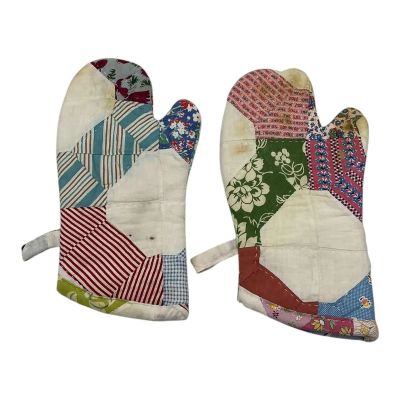 Oh What Fun Claire Clauster Screen Used Oven Mitts | VIP Fan Auctions