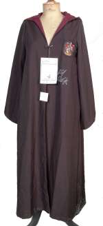 HARRY POTTER - DANIEL RADCLIFFE - AUTOGRAPHED PROP REPLICA HOGWARTS ROBE | Auctioneum Ltd