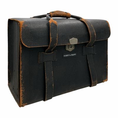 Lot 208: Dark Waters Rob Bilott (Mark Ruffalo) Screen Used Briefcase #1 | VIP Fan Auctions