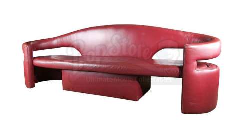 STAR WARS: THE PHANTOM MENACE (1999) - Lot 687 - Padme Amidala‘s (Natalie Portman) Sofa