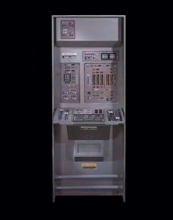 Star Trek - Lot 153 - ENTERPRISE NX-01 AIRLOCK CONTROL CONSOLE