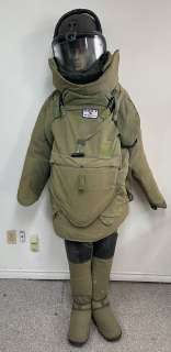 Original Military Grade EOD 7 MED-ENG SYSTEMS CANADA Bombsuit (size M) & Helmet - Designed & Manufac | Direct Liquidation
