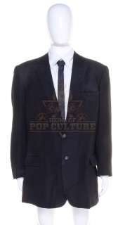 2012 – Jackson Curtis’s (John Cusack) Outfit - 35-50 | Icons of Pop Culture