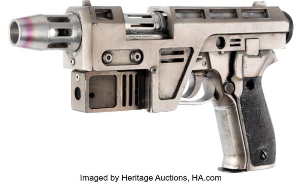 Star Wars: Episode VII, VIII, IX (Disney, 2015-2019), Hero Illuminating Glie-44 Blaster. | Heritage