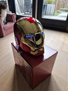 Marvel: Iron Man | Marvel: Iron Man - New in box - Mark V Mk5 Helmet with LED - Cosplay Prop - Autoking | Catawiki