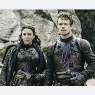 Game of Thrones - Signed by Alfie Allen (Theon Greyjoy) and Gemma Whelan (Yara Greyjoy) | Catawiki