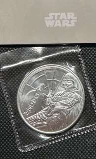 The Royal Mint - Statuette, Darth Vader vs Queen Elizabeth II - The Queen’s Platinum Jubilee - 6 cm - .999 silver - 2022 | Catawiki