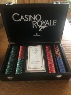 Casino Royale - Luxury poker set Cartamundi - wood box - James Bond (character) - Cartamundi | Catawiki