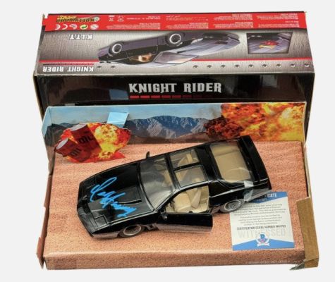 Knight Rider - 1:24 Scale Model Car - Signed by David Hasselhoff | Catawiki