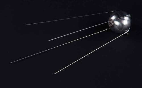 Lot 1172 - Sputnik filming miniature from Night at the Museum: Battle of the Smithsonian