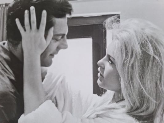 Attributed Henri Decaë - Brigitte Bardot & Marcello Mastroianni, in "A Very Private Affair (French: Vie privée)" 1962. | Catawiki