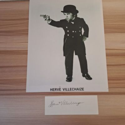 James Bond 007: The Man with the Golden Gun - Herve Villechaize as Nick Nack - signed Card - perfect for Framing - with certified Genuine bbc | Catawiki