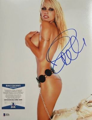 Baywatch - Pamela Anderson - Erotic Icon of the 90’s - Signed 28x35 cm Photo - with PSA COA | Catawiki