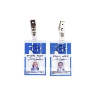 THE X-FILES (1993-2018) - Lot 521 - Fox Mulder (David Duchovny) and Dana Scully (Gillian Anderson) FBI ID Badges