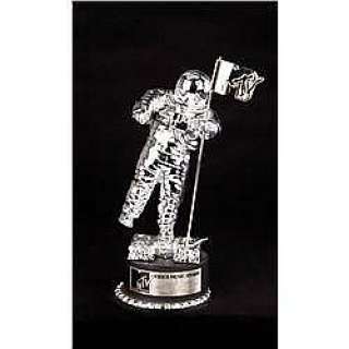 Lot 49 - MADONNA MTV MUSIC AWARD FOR THE SONG "BEAUTIFUL