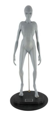 Signs (2002) | Lot 1092 : Full Body Alien Maquette | Propstore