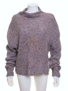 Lot 54 - Cable Guy, The – Robin Harris’ (Leslie Mann) Sweater – VII32