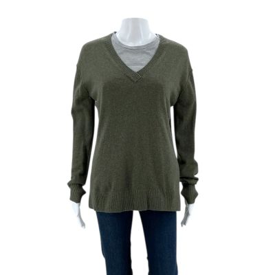 Lot 72: The Handmaid’s Tale Emily Malek Screen Worn Sweater, T-Shirt & Jeans Ep 407 | VIP Fan Auctions