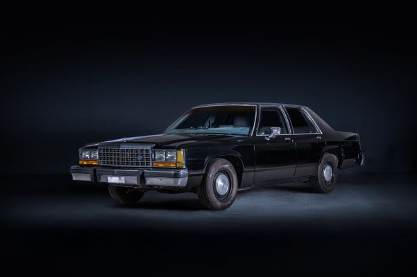 Men in Black 2 (2002) | 1987 Ford LTD Crown Victoria Chassis no. 2FABP72GXHX137117 | Bonhams