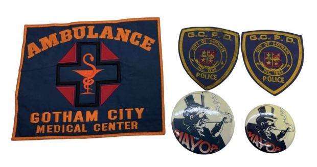 Lot 48 - Batman Returns & Batman Forever (1992-1995) - Penguin Campaign Pins and GCPD Patches | Hanlin Auction Service