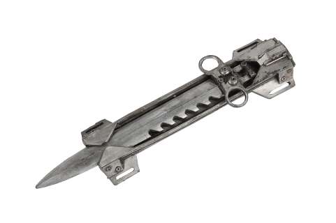 ASSASSIN‘S CREED - Joseph Lynch‘s (Brendan Gleeson) Stunt Wristblade