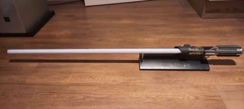 Star Wars - Hasbro, Lucasfilm - - Movie prop Red LED lightsaber prop on Star Wars display base. Base marked 2011 Lucasfilm Ltd Hasbro Inc Made in | Catawiki