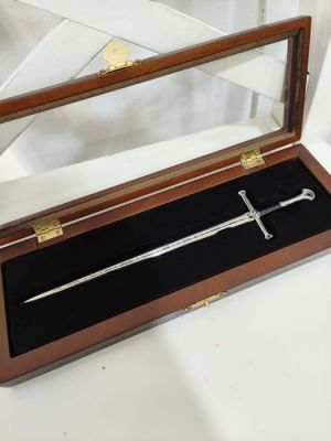 Lord of the Rings - - Movie prop Aragorn´s sword ´Anduril´ (mint condition) | Catawiki