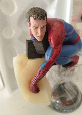 Spider-Man - Spider-Man Peter Parker Unmasked Diamond Select International Edition (#69/250) - Diamond Select Toys | Catawiki