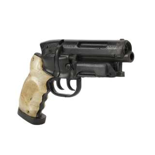 BLADE RUNNER (1982) - Lot 86 - Geoff Hutchins Collection: Rick Deckard‘s (Harrison Ford) / LAPD Production-made White Gripped Stunt Blaster