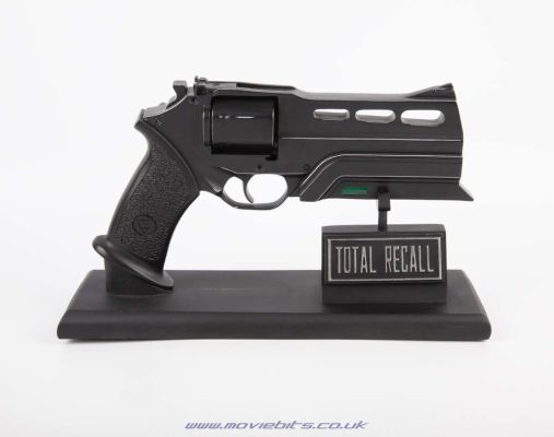 Cambria Math | Hollywood Collectables Group - Total Recall Blaster | Movie Bits