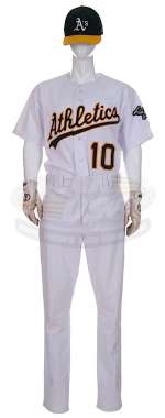 Lot 257 - Moneyball - Scott Hatteberg‘s Oakland A‘s Uniform (Chris Pratt)
