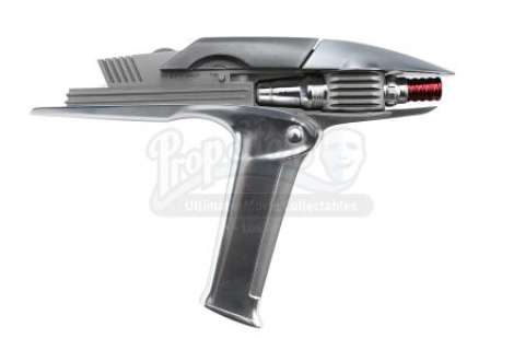 Star Trek Into Darkness (2013) | Electronic Break Apart Starfleet Phaser | Propstore