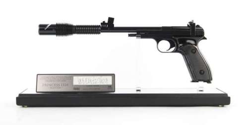 Star Wars: Master Replicas - Princess Leia’s Blaster (Signed). Master Replicas SW122 Star Wars:… | Ewbank’s