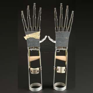 GORILLAS IN THE MIST (1988) - Lot 434 - Mechanical Dexterous Gorilla Hands