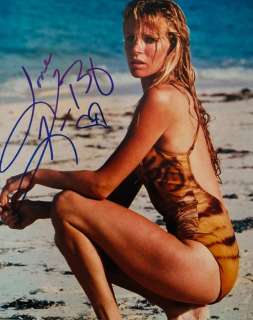 James Bond 007: Never Say Never Again | James Bond 007: Never Say Never Again - Kim Basinger (Domino) - Signed Photo ( 20x25 cm ) with COA | Catawiki