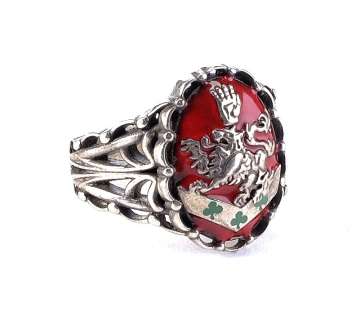 THE TWILIGHT SAGA: NEW MOON (2009) - Lot 1073 - Bella Swan‘s Cullen Crest Ring