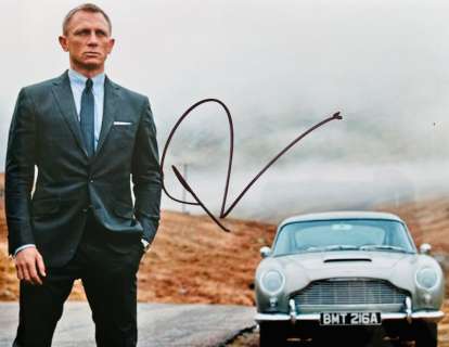 James Bond 007: Skyfall - Daniel Craig, signed with COA | Catawiki