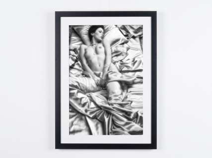 Emmanuelle (1974) - Sylvia Kristel was the Erotic Symbol of the early 70’s - Nude - Fine Art Photography - Luxury Wooden Framed 70X50 cm - Limited Edition Nr 01 of 50 - Serial ID 16236 - Original Certificate (COA), Hologram Logo Editor and QR Code | Catawiki