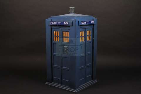 Doctor Who - BBC exhibition TARDIS miniature