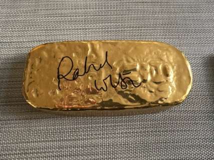 The Mummy - Warner Bros. - - Movie prop This is a signed gold-colored bar prop, likely from the movie ’The Mummy’ as indicated by the last | Catawiki