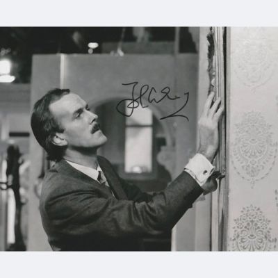 Fawlty Towers - Signed by John Cleese (Basil Fawlty) | Catawiki