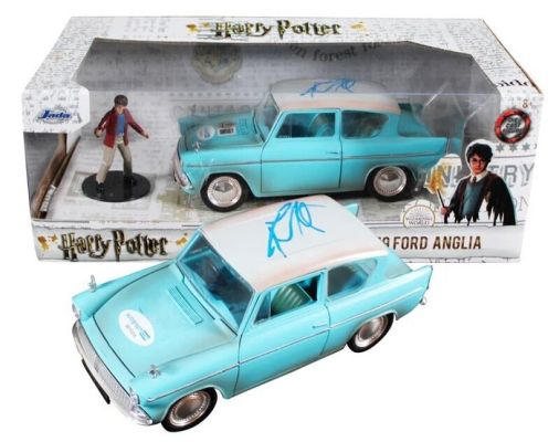 Harry Potter - Daniel Radcliffe Signed Harry Potter 1959 Ford Anglia 1:24 Die-Cast Model | Catawiki