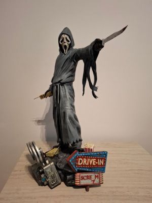 Statue, Ghostface – 1/4 Scale Custom Hand-Painted Statue with Diorama Base - 54 cm - Resin, Paint - 2026 | Catawiki