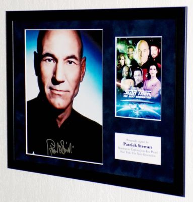 Star Trek - Patrick Stewart (Jean-Luc Picard) Premium Framed, signed + Certificate of Authenticity | Catawiki