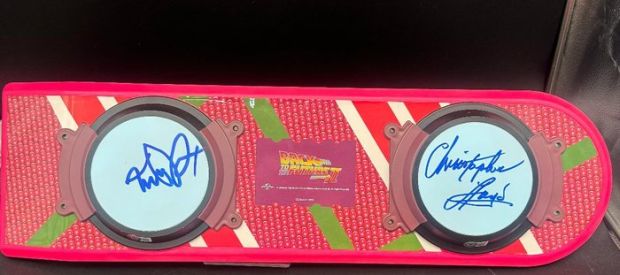 Back to the Future - Part II - Official Replica Hoverboard, signed by Michael J Fox & Christopher Lloyd - Beckett COA | Catawiki