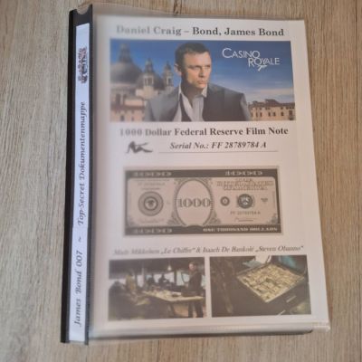 James Bond 007: Casino Royale - Movie Prop - Original 1000 Dollar Federal Reserve Note and 2 Photos - Movie Prop | Catawiki