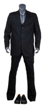 Lot 1069 - MEN IN BLACK II: WILL SMITH "AGENT J" BLACK SUIT COSTUME (WITH DVD)