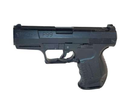 Lot 247 - The 100 (2014-2020) - Clarke Griffin (Eliza Taylor) Walther P99