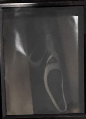 Lot 43 - Scream 7 original framed art On screen | Piece of the Past