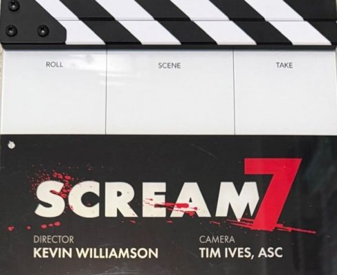 Lot 117 - Scream 7 Directors slate B | Piece of the Past